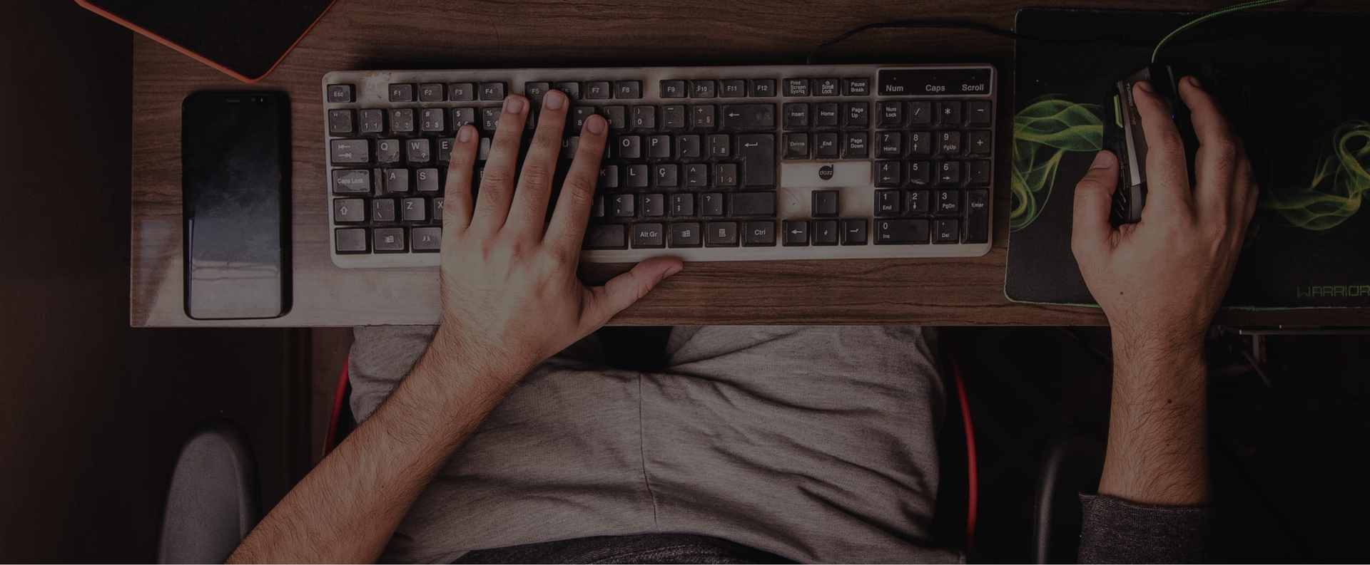 Monolithic vs Microservices Monolithic vs Microservices